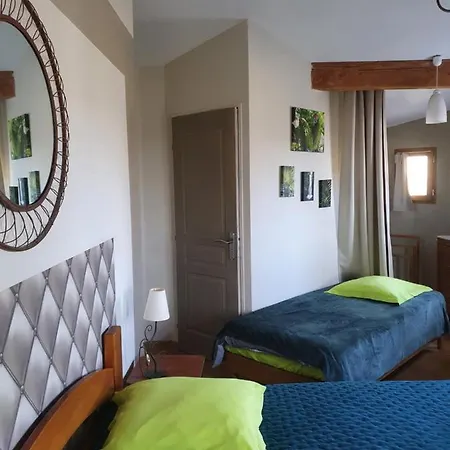 D'hotes Le Bois Des Frenes Bed & Breakfast